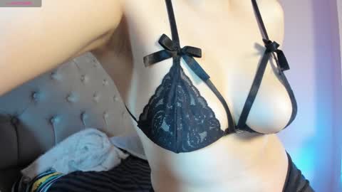 Snapshot of samanthaanderson chatting on December 2024 03:20:01 AM Samantha Anderson online show from December 2024 03:20:01 AM