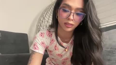 Snapshot of samanthabernardo_ chatting on June 2026 04:43:02 AM Samantha Bernardo online show from June 2026 04:43:02 AM