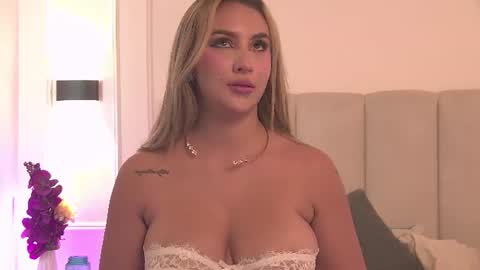 Samantha Vega online show from July 2026 07:19:02 PM