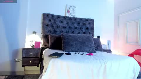 Samara Warren online show from July 2026 08:03:02 PM