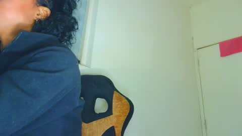 Snapshot of samary_thomas chatting on July 2026 02:17:02 AM samary thomas online show from July 2026 02:17:02 AM