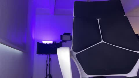 Sam Dornan online show from January 2025 07:40:01 PM