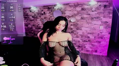 samiacooper25 online show from April 2026 09:43:01 AM