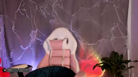 Snapshot of samii_monroe chatting on November 2025 02:18:02 PM Sam online show from November 2025 02:18:02 PM