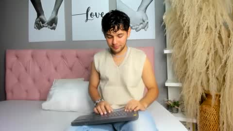 Snapshot of samir_bear chatting on January 2025 12:41:02 PM Samir online show from January 2025 12:41:02 PM