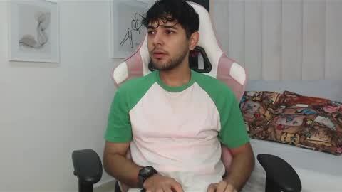 Snapshot of samir_bear chatting on January 2025 12:38:02 PM Samir online show from January 2025 12:38:02 PM