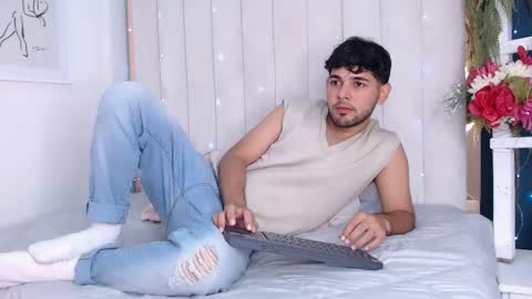 Snapshot of samir_bear chatting on January 2025 12:47:01 PM Samir online show from January 2025 12:47:01 PM