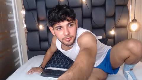 Snapshot of samir_bear chatting on January 2025 12:39:01 PM Samir online show from January 2025 12:39:01 PM