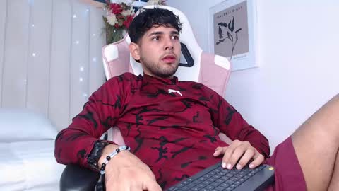 Snapshot of samir_bear chatting on January 2025 12:11:02 PM Samir online show from January 2025 12:11:02 PM