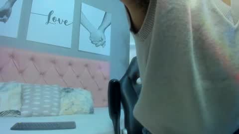 Snapshot of samir_bear chatting on February 2025 01:00:02 PM Samir online show from February 2025 01:00:02 PM