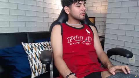 Snapshot of samir_bear chatting on February 2025 12:28:01 PM Samir online show from February 2025 12:28:01 PM