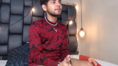 Snapshot of samir_bear chatting on February 2025 12:15:02 PM Samir online show from February 2025 12:15:02 PM