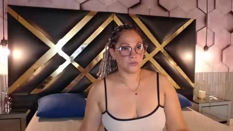 Snapshot of samira_lennox chatting on June 2026 09:40:01 PM SAMIRA online show from June 2026 09:40:01 PM