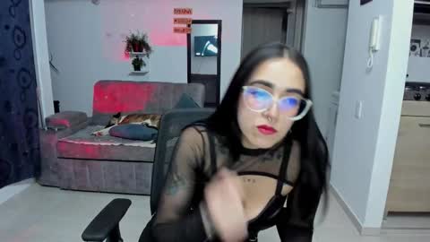 SARA online show from November 2025 10:53:02 PM