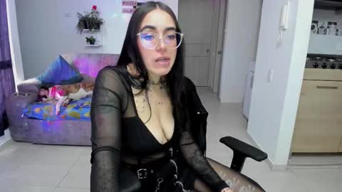 Snapshot of samismith77 chatting on February 2026 10:09:01 PM SARA online show from February 2026 10:09:01 PM