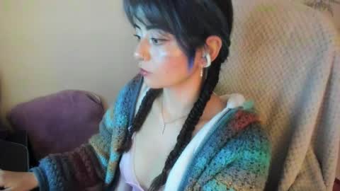   online show from December 2025 09:25:01 AM