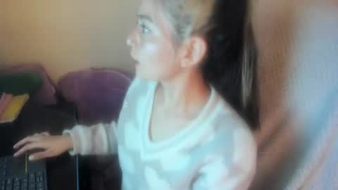 Snapshot of sammysammy_ chatting on June 2026 08:58:01 AM online show from June 2026 08:58:01 AM