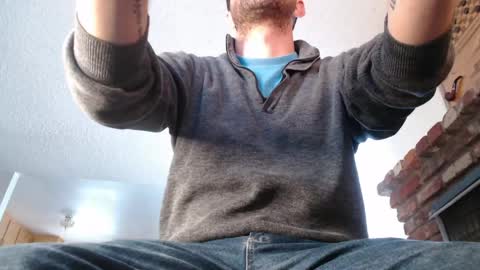 Snapshot of samthebully chatting on April 2026 10:40:01 PM SamTheBully online show from April 2026 10:40:01 PM