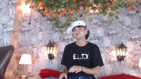 samueel_hilton online show from December 2024 04:11:01 AM