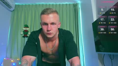 Snapshot of samuel_andrew chatting on December 2024 05:29:02 AM Samuel online show from December 2024 05:29:02 AM