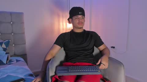 samxx_muscle online show from September 2025 01:49:01 PM