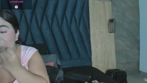 Snapshot of samy_grey01 chatting on November 2025 03:05:01 AM S A M Y G R E Y online show from November 2025 03:05:01 AM