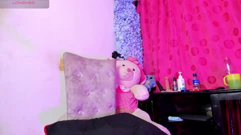 Snapshot of samy_ice chatting on June 2026 01:39:01 AM samy_ice online show from June 2026 01:39:01 AM