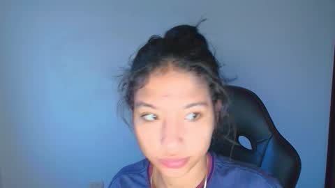 Hello I am absent due to a family calamity I will return soon-hola estoy ausente por un problema familiar volvere pronto. online show from October 2025 12:44:01 AM