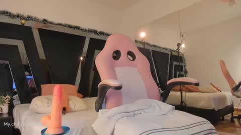 Snapshot of samy_ross_ chatting on December 2024 01:58:02 AM Find me at when im offline here. online show from December 2024 01:58:02 AM