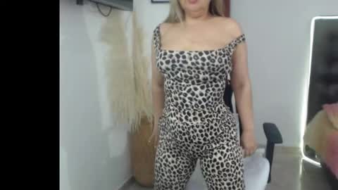 samy_vsn online show from November 2025 06:55:02 PM