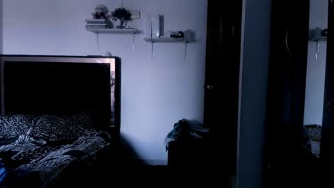 Snapshot of samykiss chatting on January 2025 07:00:02 PM SamyHolbrook online show from January 2025 07:00:02 PM