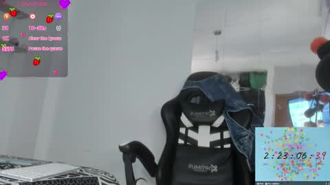 Snapshot of samykiss chatting on November 2025 01:22:02 PM SamyHolbrook online show from November 2025 01:22:02 PM