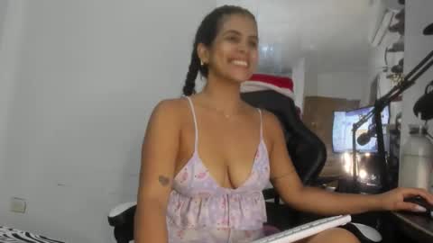 Snapshot of samykiss chatting on November 2025 01:08:02 AM SamyHolbrook online show from November 2025 01:08:02 AM