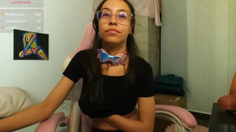 Snapshot of samyonichan chatting on January 2025 07:31:01 AM Special show on 17 december and 23 UwU online show from January 2025 07:31:01 AM