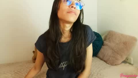 Snapshot of samyonichan chatting on February 2025 07:36:02 AM Special show on 17 december and 23 UwU online show from February 2025 07:36:02 AM