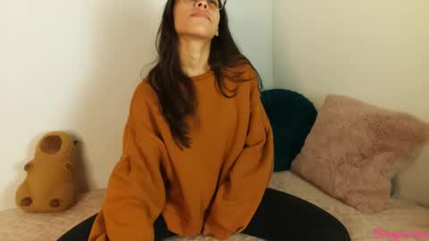 Snapshot of samyonichan chatting on February 2025 04:23:01 AM Special show on 17 december and 23 UwU online show from February 2025 04:23:01 AM