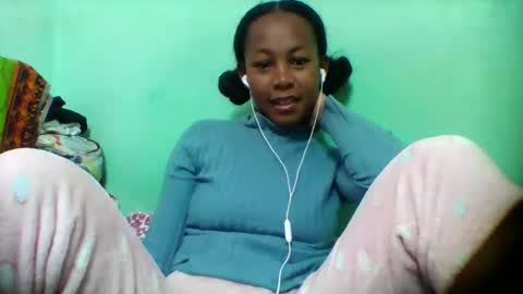 Snapshot of sandra1253099 chatting on December 2025 07:03:02 AM sandra1253099 online show from December 2025 07:03:02 AM