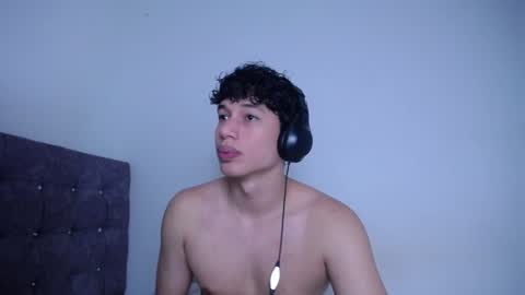 Snapshot of sandra_and_charly chatting on January 2025 08:57:02 AM sandra and charly online show from January 2025 08:57:02 AM