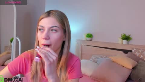 Snapshot of sandraa_anderson chatting on December 2025 12:18:02 AM sandraa_anderson online show from December 2025 12:18:02 AM