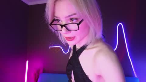 Sandy  online show from February 2025 04:14:02 AM