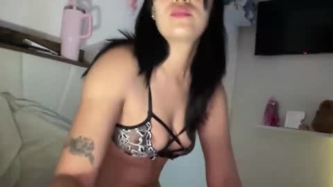 Snapshot of sandrabreeze chatting on May 2026 05:48:01 AM SANDRABREEZE online show from May 2026 05:48:01 AM