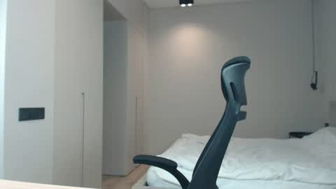 Snapshot of sandro_best chatting on July 2026 09:28:01 AM DeAlex online show from July 2026 09:28:01 AM