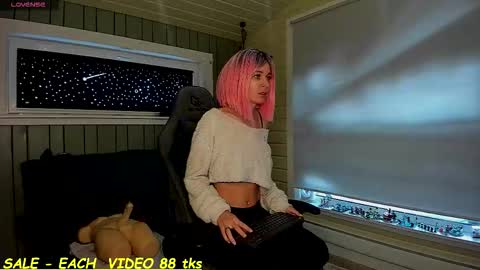 Sandy and Chris online show from November 2025 10:14:01 AM