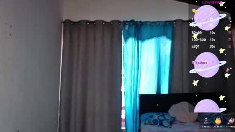 sandy_straw online show from December 2025 05:20:02 PM