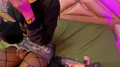 Snapshot of sandyhouston chatting on February 2026 10:06:01 PM Sandy Houston online show from February 2026 10:06:01 PM