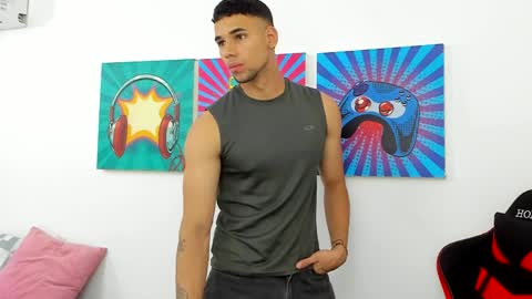 Maximo Santana online show from April 2026 01:01:01 PM