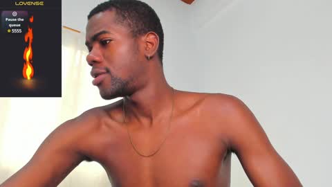 Snapshot of santi_brown1 chatting on January 2025 08:58:01 PM Santibrown online show from January 2025 08:58:01 PM