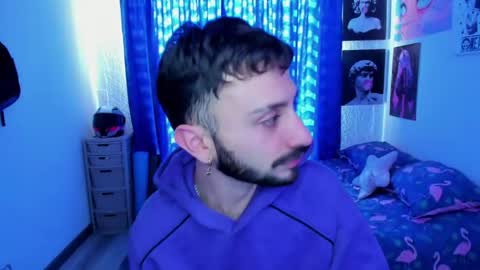 Snapshot of santi_mateo chatting on April 2026 07:15:02 PM Santi online show from April 2026 07:15:02 PM