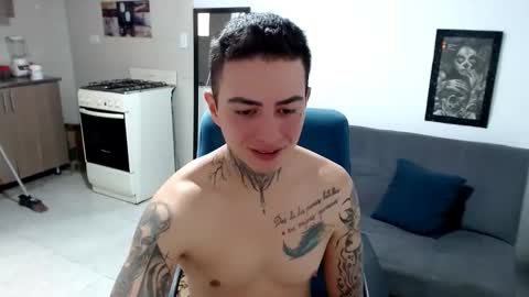 santi_ss online show from November 2025 02:28:01 PM