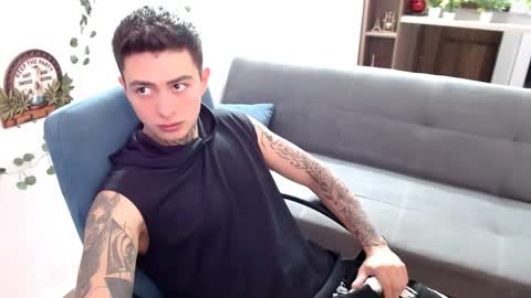 santi_ss online show from April 2026 02:04:02 PM